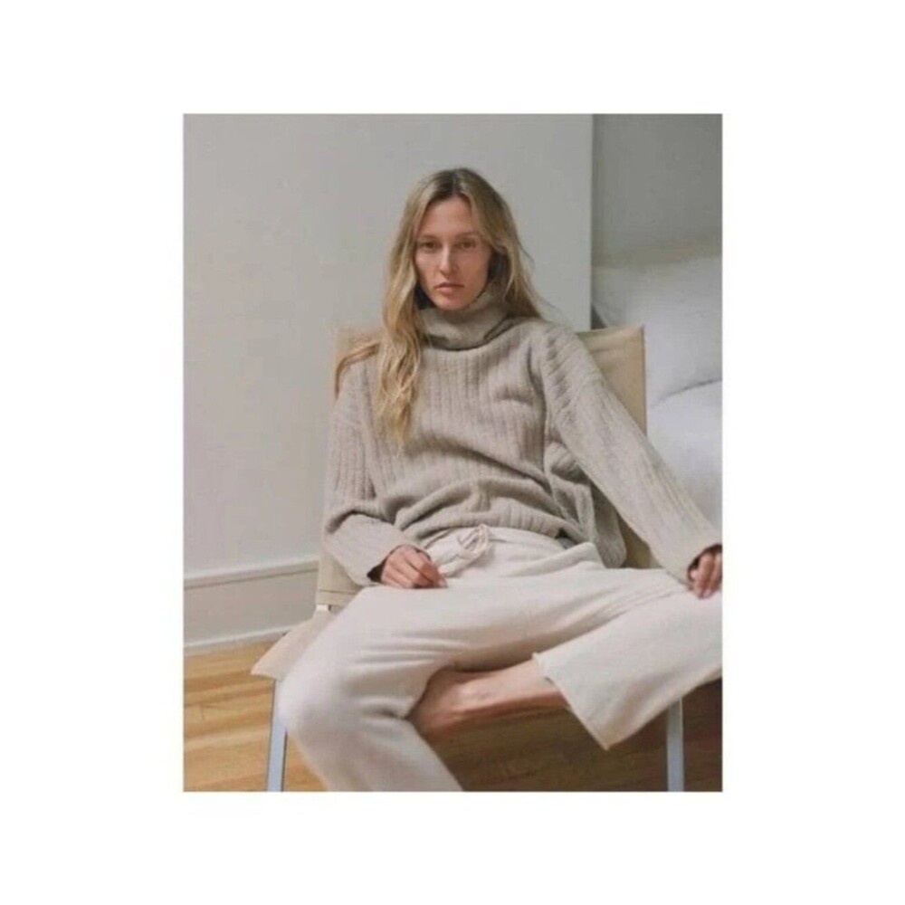 Nili Lotan Nasıra Ribbed Turtleneck Sweater - Stone Small
